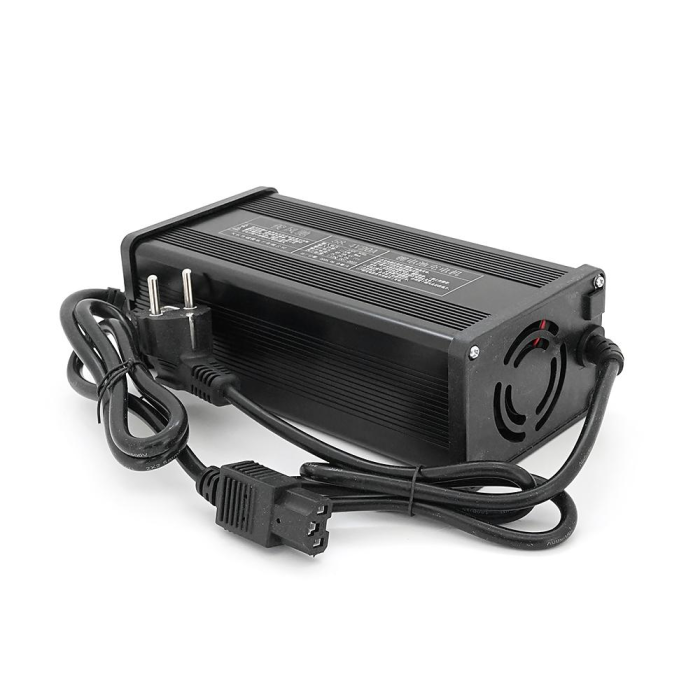 Зарядний пристрій для акумуляторів LiFePo4 72V(87,6V),24S,12A,штекер Triangle plug (T-tipe/IEC/C13 N+L-), з індикацією,BOX Зарядний пристрій для акумуляторів LiFePo4 72V(87,6V),24S,12A,штекер Triangle plug (T-tipe/IEC/C13 N+L-), з індикацією,BOX