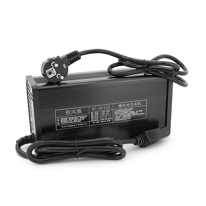 Зарядний пристрій для акумуляторів LiFePo4 72V(87,6V),24S,12A,штекер Triangle plug (T-tipe/IEC/C13 N+L-), з індикацією,BOX Зарядний пристрій для акумуляторів LiFePo4 72V(87,6V),24S,12A,штекер Triangle plug (T-tipe/IEC/C13 N+L-), з індикацією,BOX